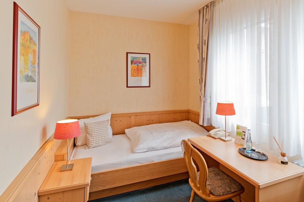 Hotel Bergischer Hof Windeck Exterior photo